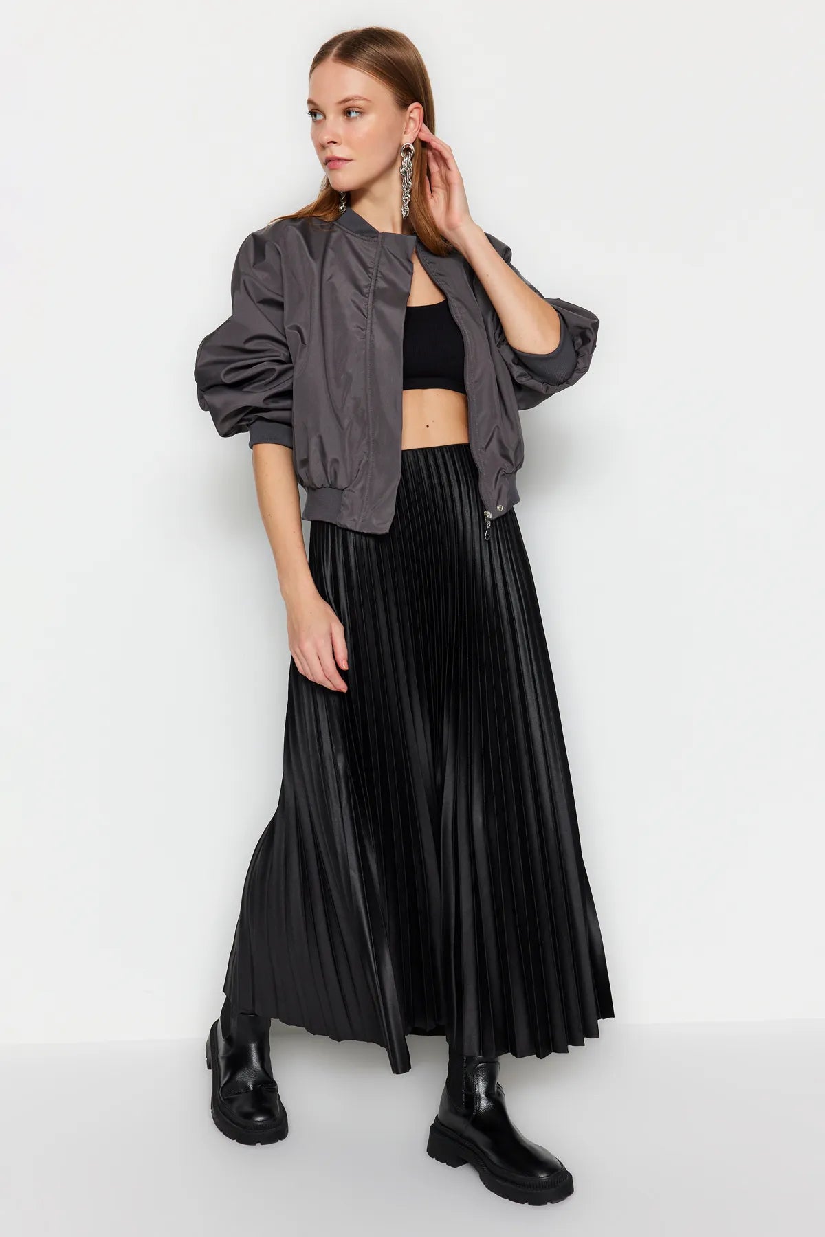 Black Pleated Maxi Knitted Skirt