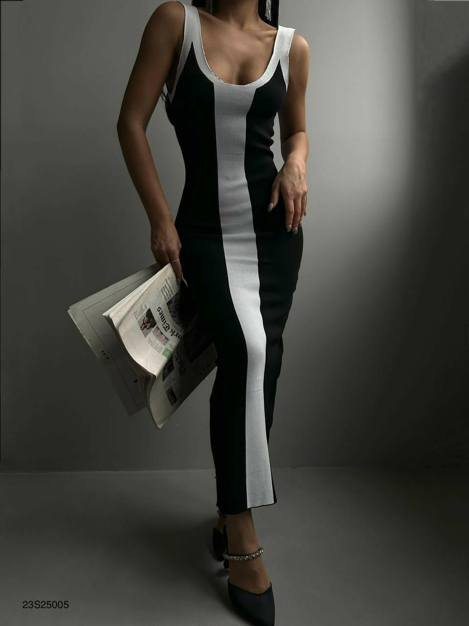 Double Color Back Slit Side Detail Dress BF23S25005 Black-White.